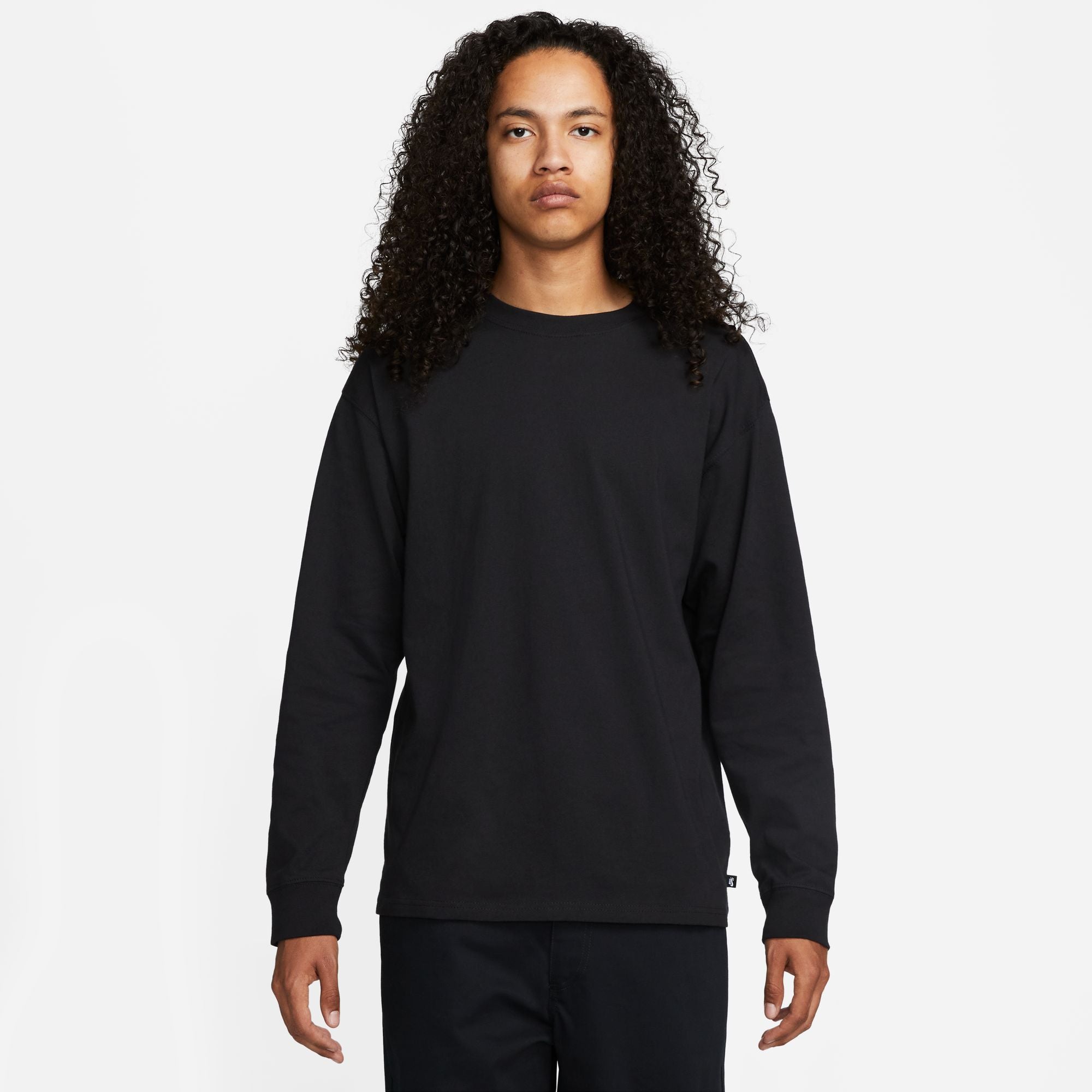 Nike ESSENTIALS  Long-Sleeve Skate T-Shirt
