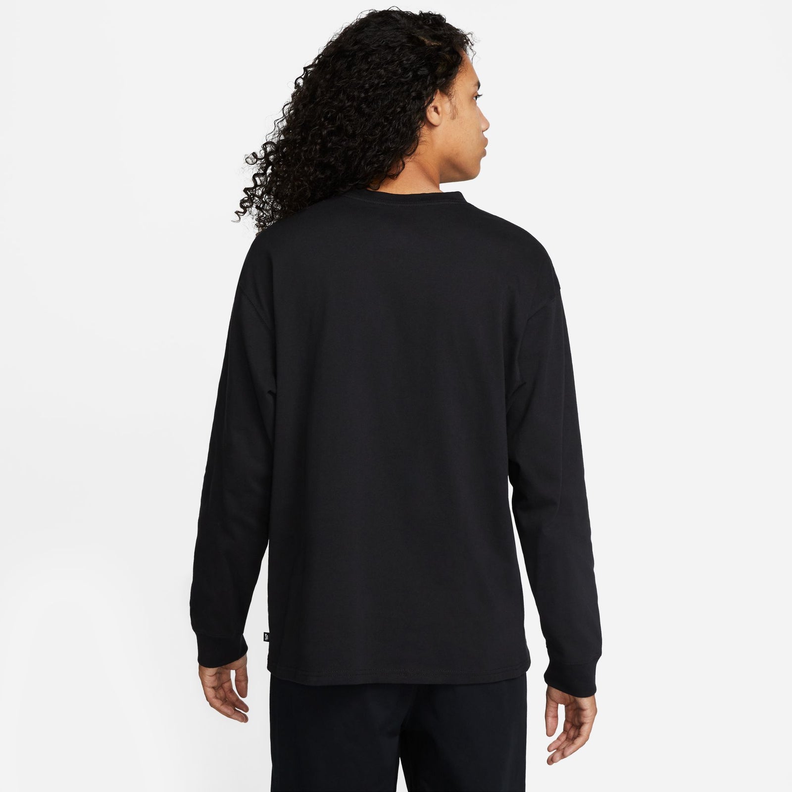 Nike ESSENTIALS  Long-Sleeve Skate T-Shirt